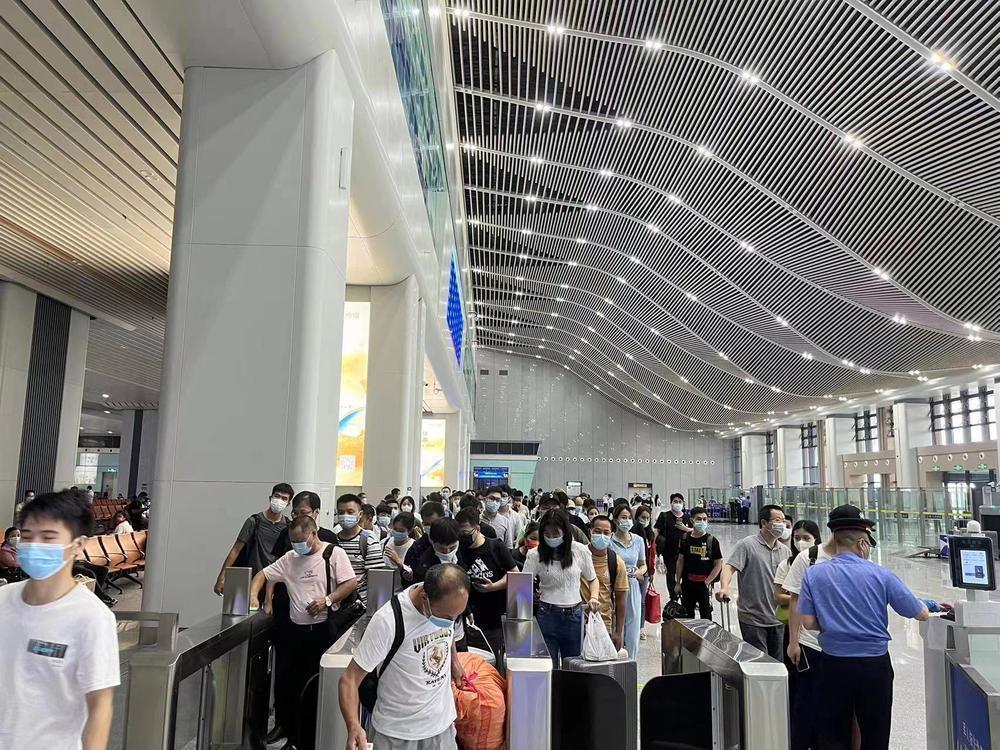 广州站深圳北站包车接送